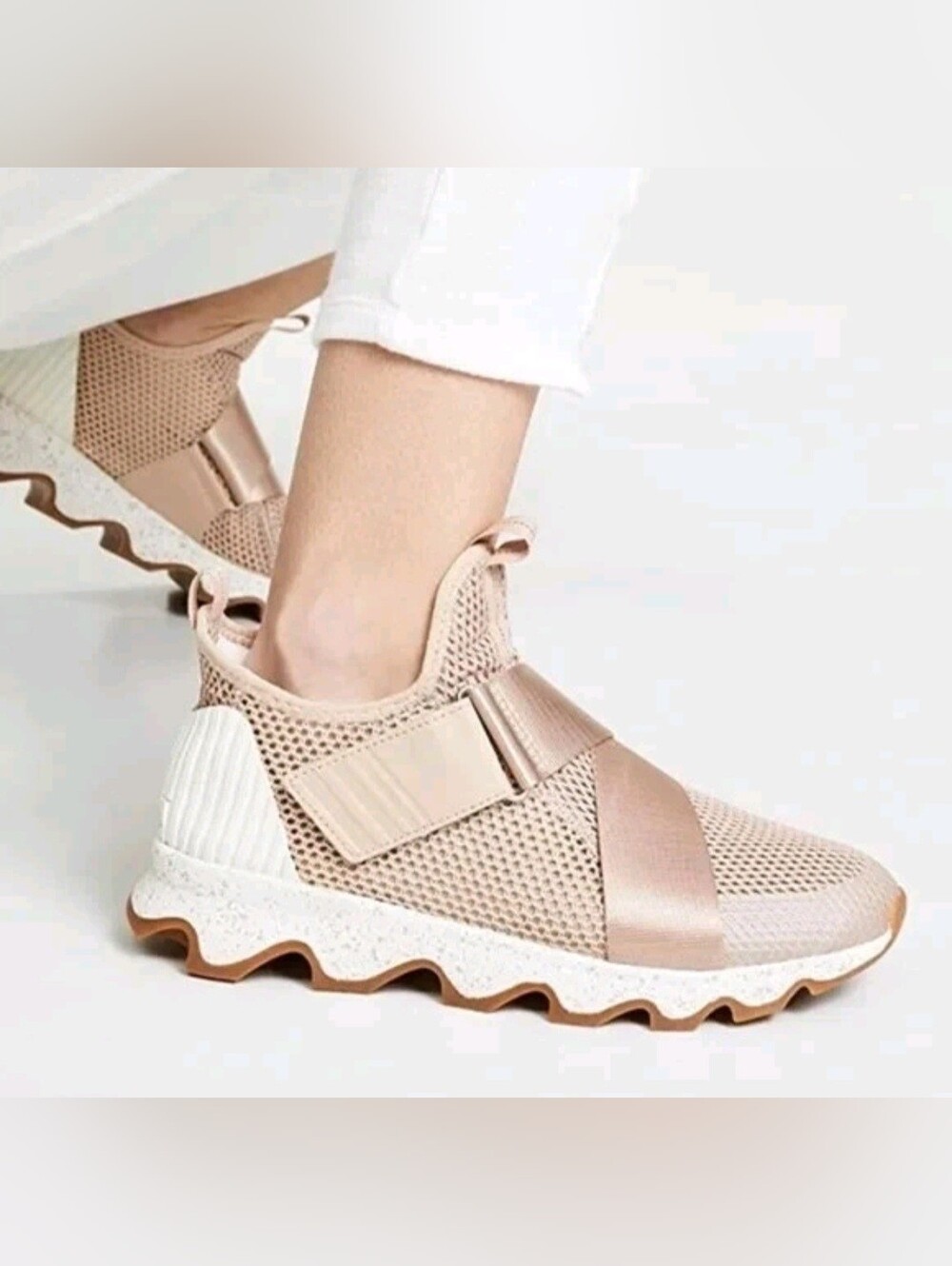 Sorel Kinetic Sneakers Natural Tan/ Pale Pink & White Colorway Size 6.5